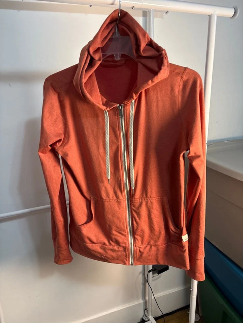 Vuori Halo Performance Full-Zip Hoodie - Coral/Rust Heather - Size XS FLAW